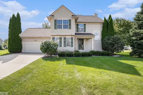 5274 Fran, Grand Blanc, MI 48439