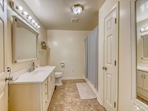 Bath - 1044 Lasalle, Monroe, MI 48162 photo 1 of 1
