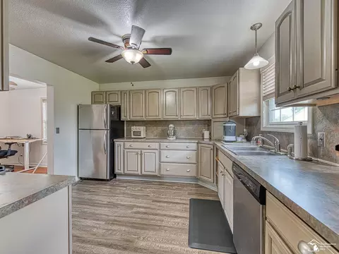 Kitchen - 1044 Lasalle, Monroe, MI 48162 photo 4 of 4