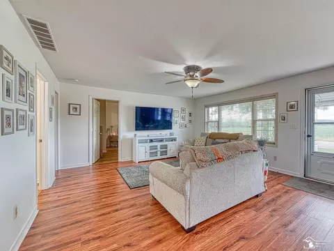 Living - 1044 Lasalle, Monroe, MI 48162 photo 2 of 3