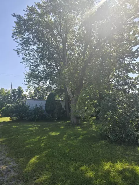 2323 S Huron, Kawkawlin, MI 48631 photo 3
