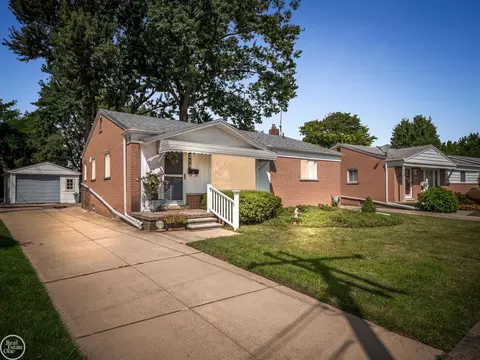 8213 Roselawn, Westland, MI 48185