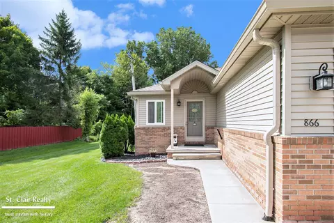 866 N Carney, Saint Clair, MI 48079