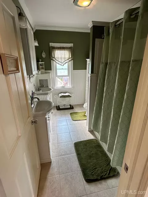 Bath - 116 E Main, Negaunee, MI 49866 photo 2 of 5