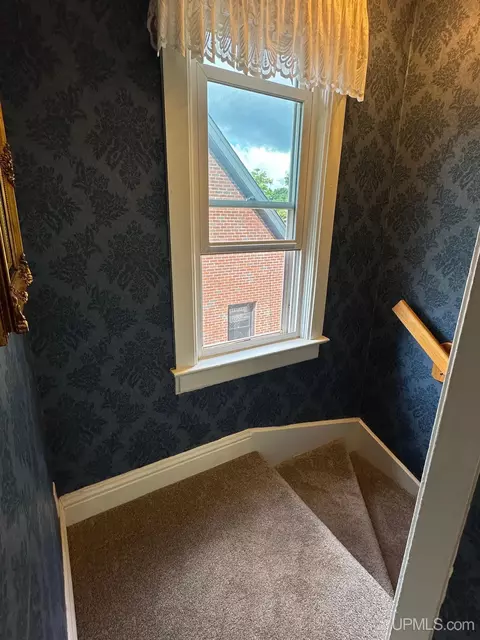 Entry Way - 116 E Main, Negaunee, MI 49866 photo 4 of 8