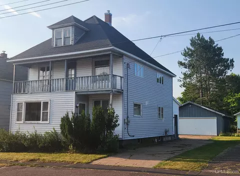 67 2nd, South Range, MI 49963