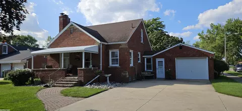 21221 E 11 Mile, Saint Clair Shores, MI 48081