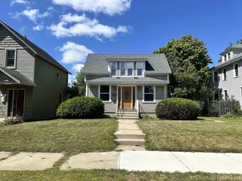 518 S 11th, Escanaba, MI 49829