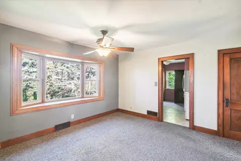 Living - 15940 Lakefield, Hemlock, MI 48626 photo 5 of 6