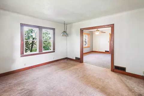 Living - 15940 Lakefield, Hemlock, MI 48626 photo 1 of 6
