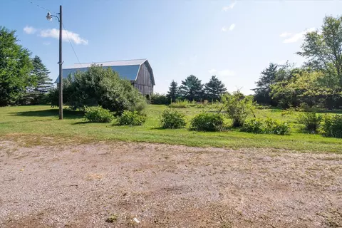 Exterior - 15940 Lakefield, Hemlock, MI 48626 photo 10 of 13