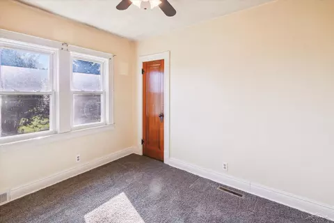Bedroom - 15940 Lakefield, Hemlock, MI 48626 photo 3 of 6