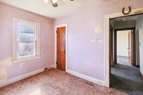 Bedroom - 15940 Lakefield, Hemlock, MI 48626 photo 5 of 6