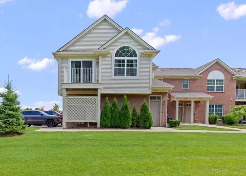 21914 Aberdeen, Macomb, MI 48042