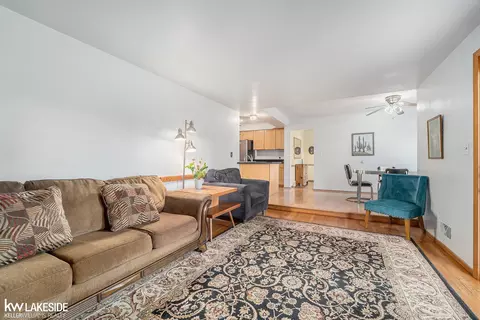 Living - 30543 Cedars, Warren, MI 48093 photo 2 of 3