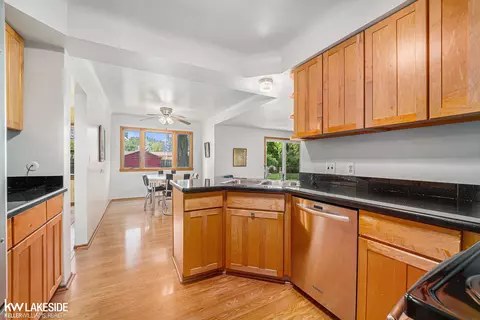 Kitchen - 30543 Cedars, Warren, MI 48093 photo 2 of 2