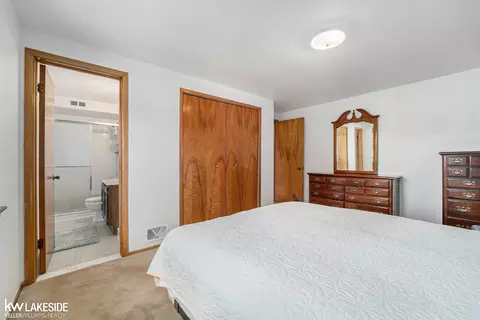 Bedroom - 30543 Cedars, Warren, MI 48093 photo 3 of 4