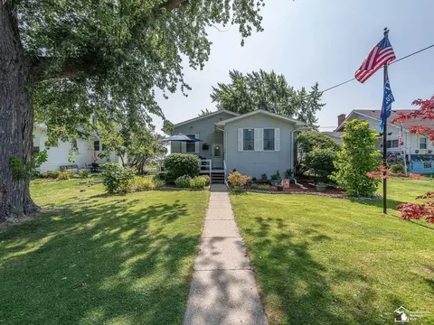 3030 Lakeshore, Monroe, MI 48162