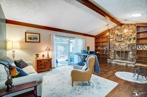 Living - 3244 S Custer, Monroe, MI 48161 photo 4 of 5