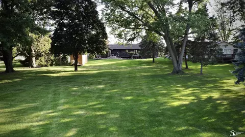 Exterior - 3244 S Custer, Monroe, MI 48161 photo 9 of 28