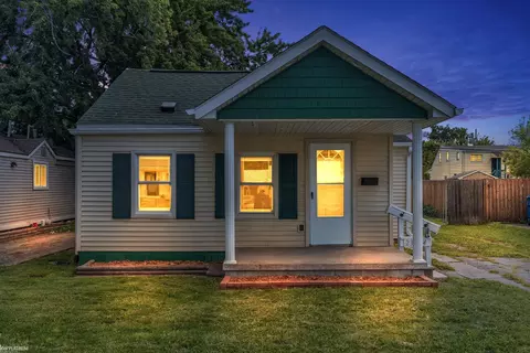 23094 Columbus, Warren, MI 48089