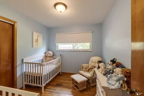8130 Mohawk, Temperance, MI 48182 photo 3