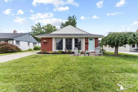 18751 Hinton, Riverview, MI 48193