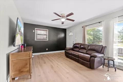 18751 Hinton, Riverview, MI 48193 photo 3