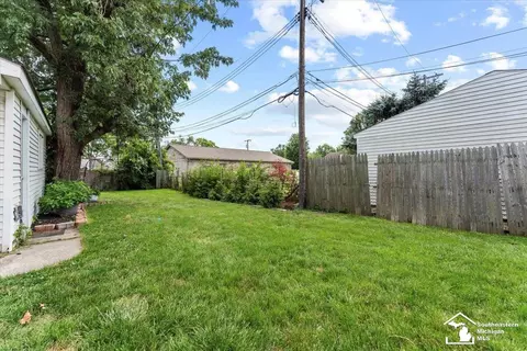 18751 Hinton, Riverview, MI 48193 photo 19