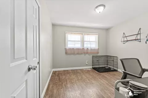 18751 Hinton, Riverview, MI 48193 photo 16