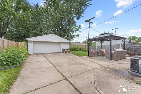 18751 Hinton, Riverview, MI 48193 photo 18