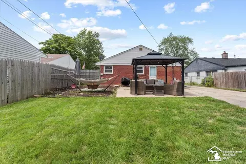 18751 Hinton, Riverview, MI 48193 photo 21