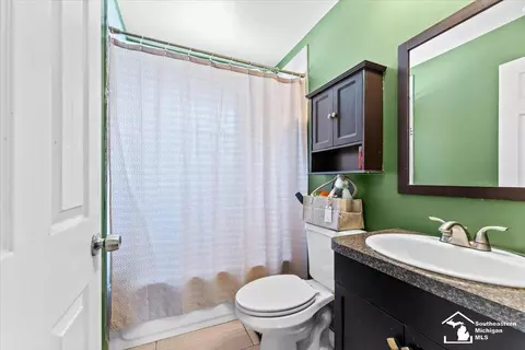 18751 Hinton, Riverview, MI 48193 photo 11