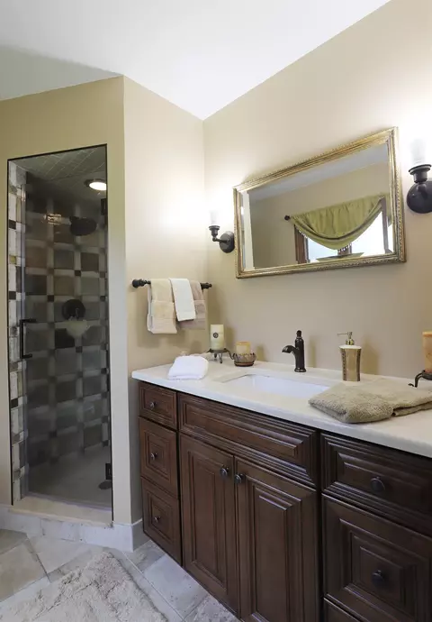 Bath - 7170 E Riv, Flushing, MI 48433 photo 1 of 3