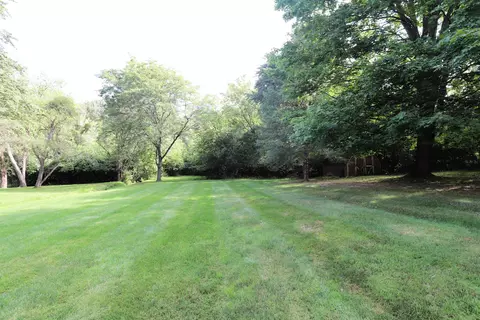 Exterior - 7170 E Riv, Flushing, MI 48433 photo 9 of 13