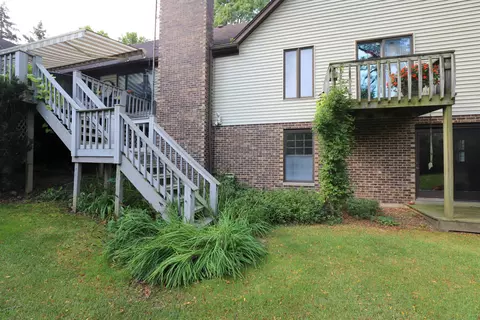 Exterior - 7170 E Riv, Flushing, MI 48433 photo 5 of 13