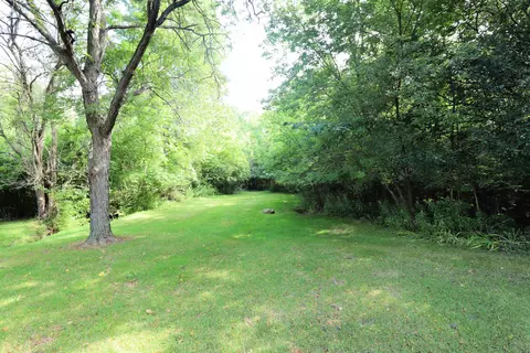 Exterior - 7170 E Riv, Flushing, MI 48433 photo 11 of 13