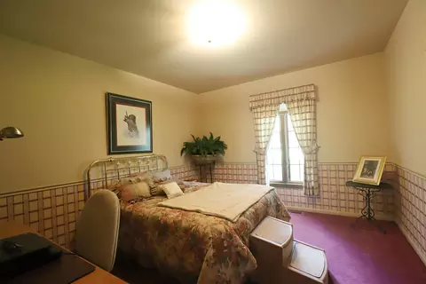 Bedroom - 7170 E Riv, Flushing, MI 48433 photo 2 of 2