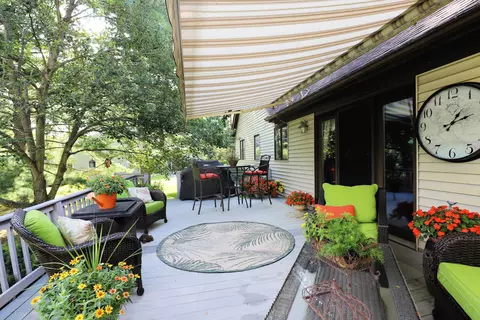 Exterior - 7170 E Riv, Flushing, MI 48433 photo 6 of 13