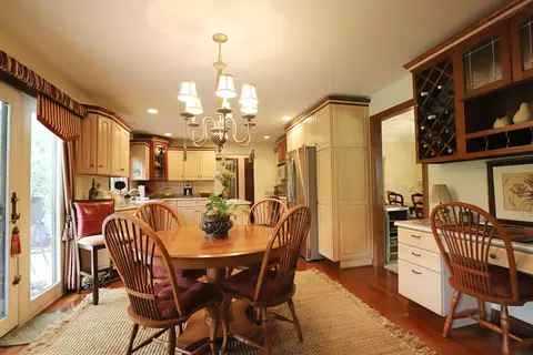 Kitchen - 7170 E Riv, Flushing, MI 48433 photo 7 of 7