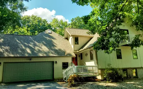 810 E Oakridge, Midland, MI 48640