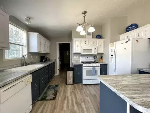 Kitchen - 2096 Knights, Gladwin, MI 48624 photo 4 of 5