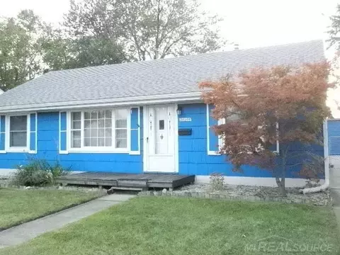 26205 Barnes, Roseville, MI 48066