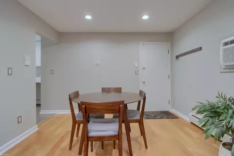 Dining - 1707 E 14 Mile #B, Birmingham, MI 48009 photo 1 of 3