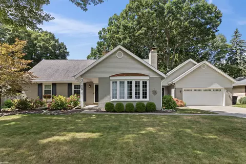 3109 W Vlg, Port Huron, MI 48060