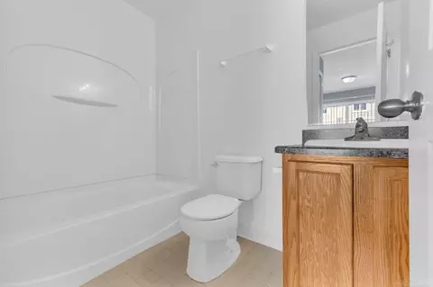 Bath - 1139 Beaver Run, Troy, MI 48083 photo 1 of 2