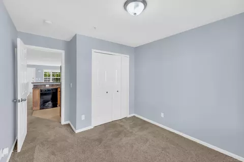 Bedroom - 1139 Beaver Run, Troy, MI 48083 photo 4 of 6