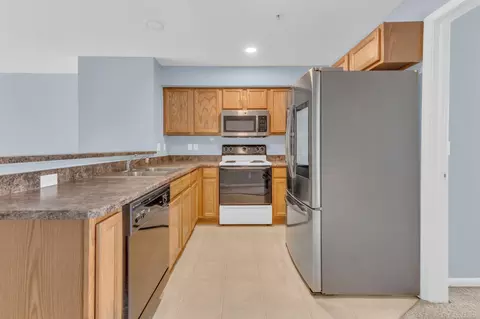 Kitchen - 1139 Beaver Run, Troy, MI 48083 photo 1 of 1