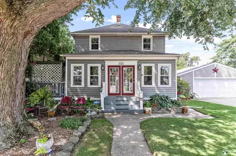 930 Lindbergh, Wyandotte, MI 48192