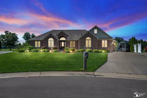 968 Nottinghill Ct, Monroe, MI 48161